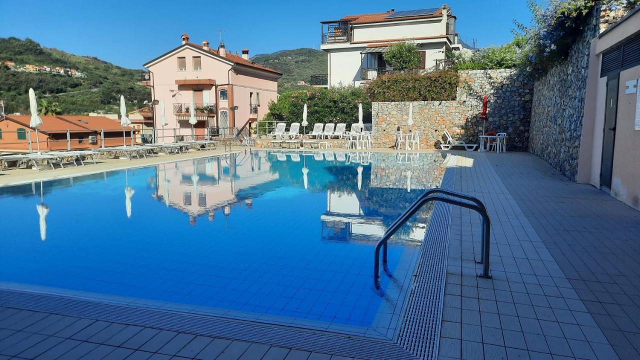 Appartamento Nuccia Pietra Ligure Exterior foto